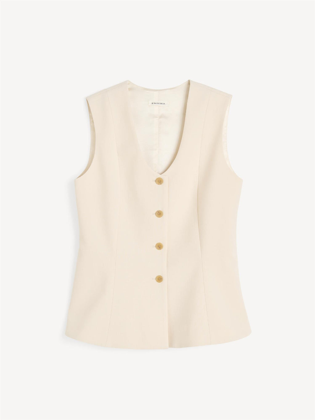 By Malene Birger Merlin vest i hvit, med feminine detaljer og en innsvinget midje, laget av resirkulert polyester, viskose og elastan.