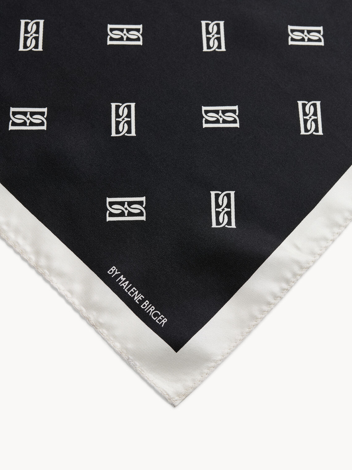 monnis, silkeskjerf, sort, by malene birger