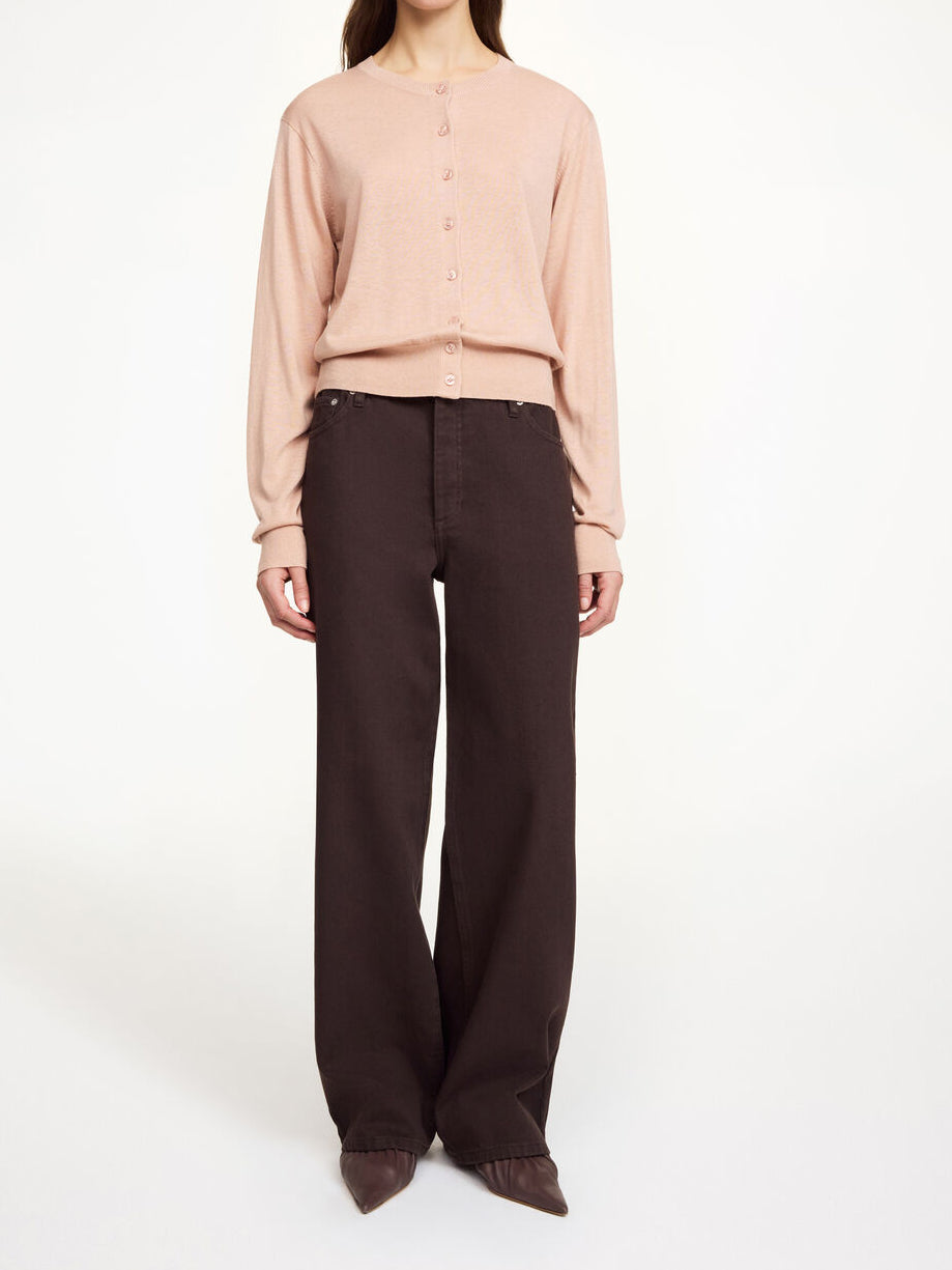 Rosa cardigan i ull og silkemiks med klassisk passform og knapper – By Malene Birger