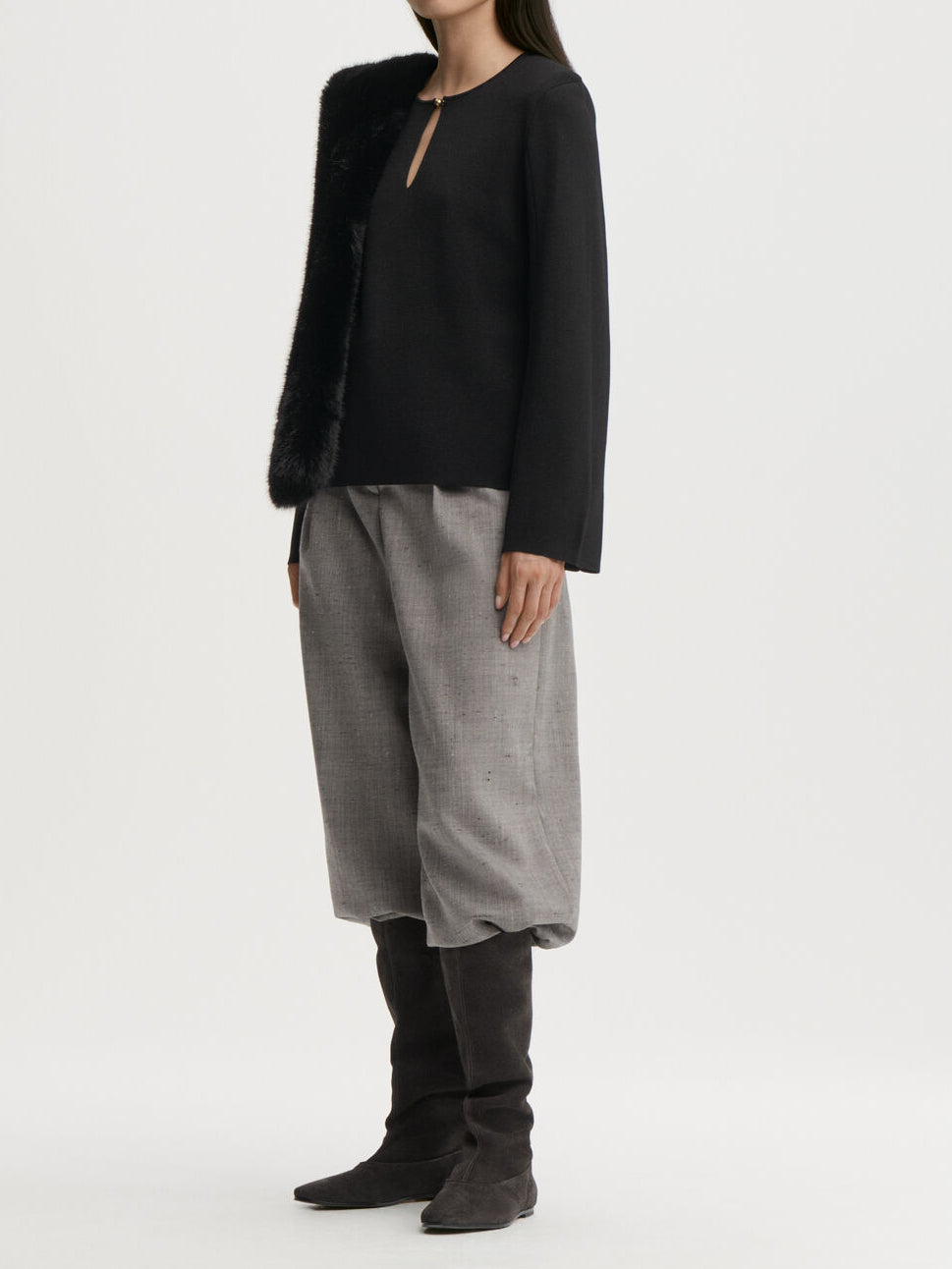 OPALE strikket bluse fra By Malene Birger i fargen sort.