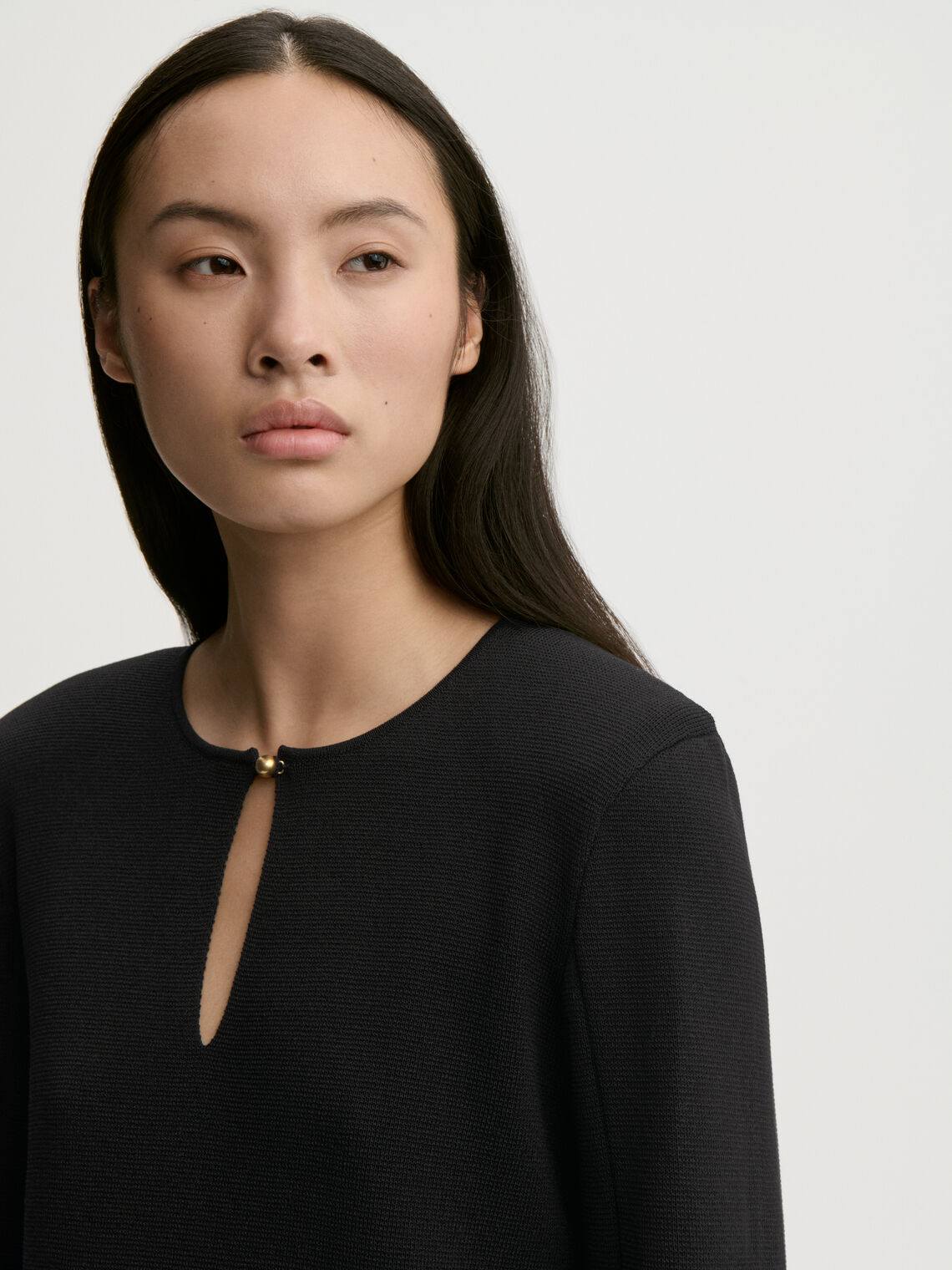 OPALE strikket bluse fra By Malene Birger i fargen sort.