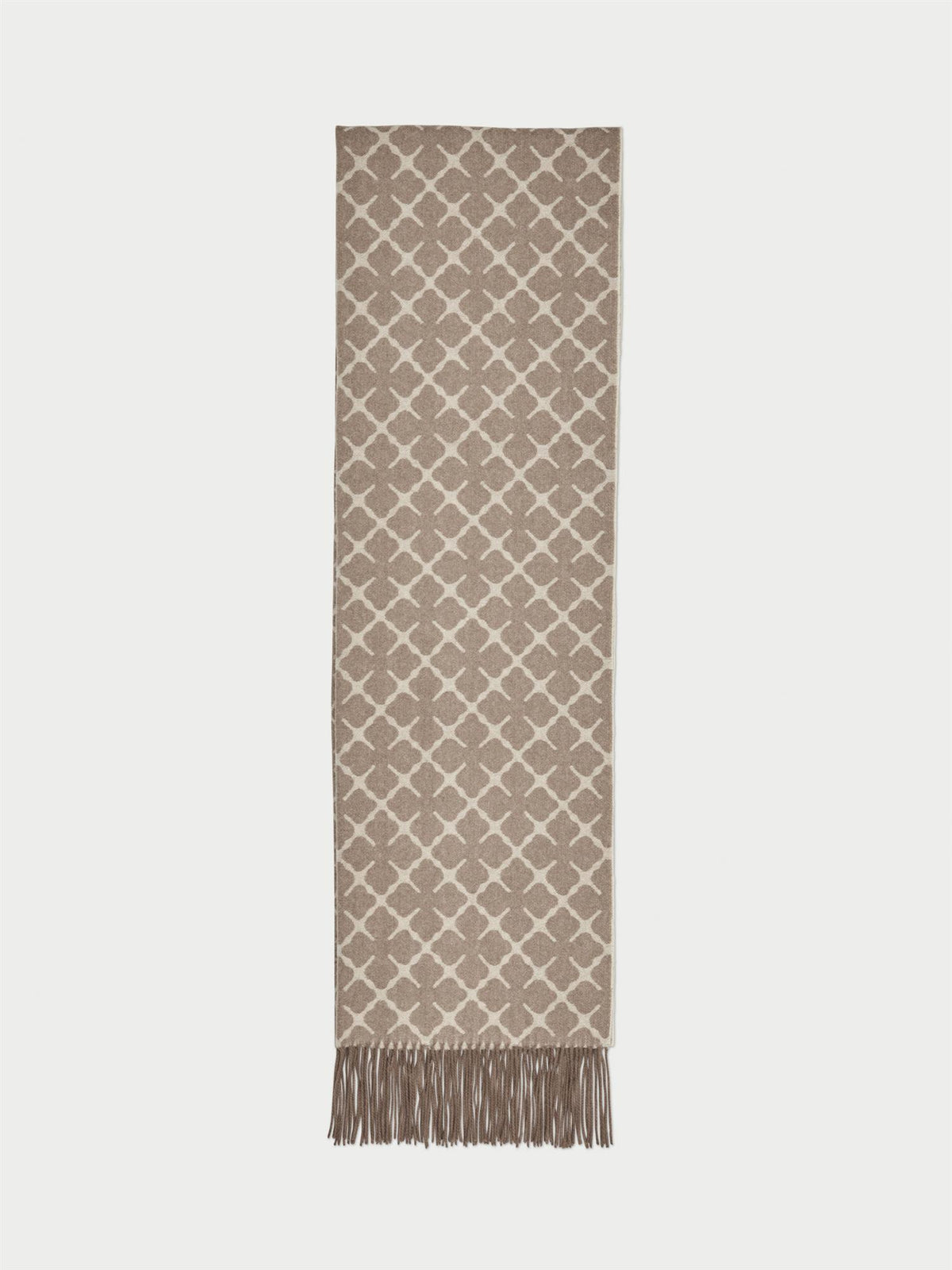 ORTEGA skjerf fra By Malene Birger i fargen beige, laget i 90% ull og 10% kasjmir med Signature Flower-veving og frynser.