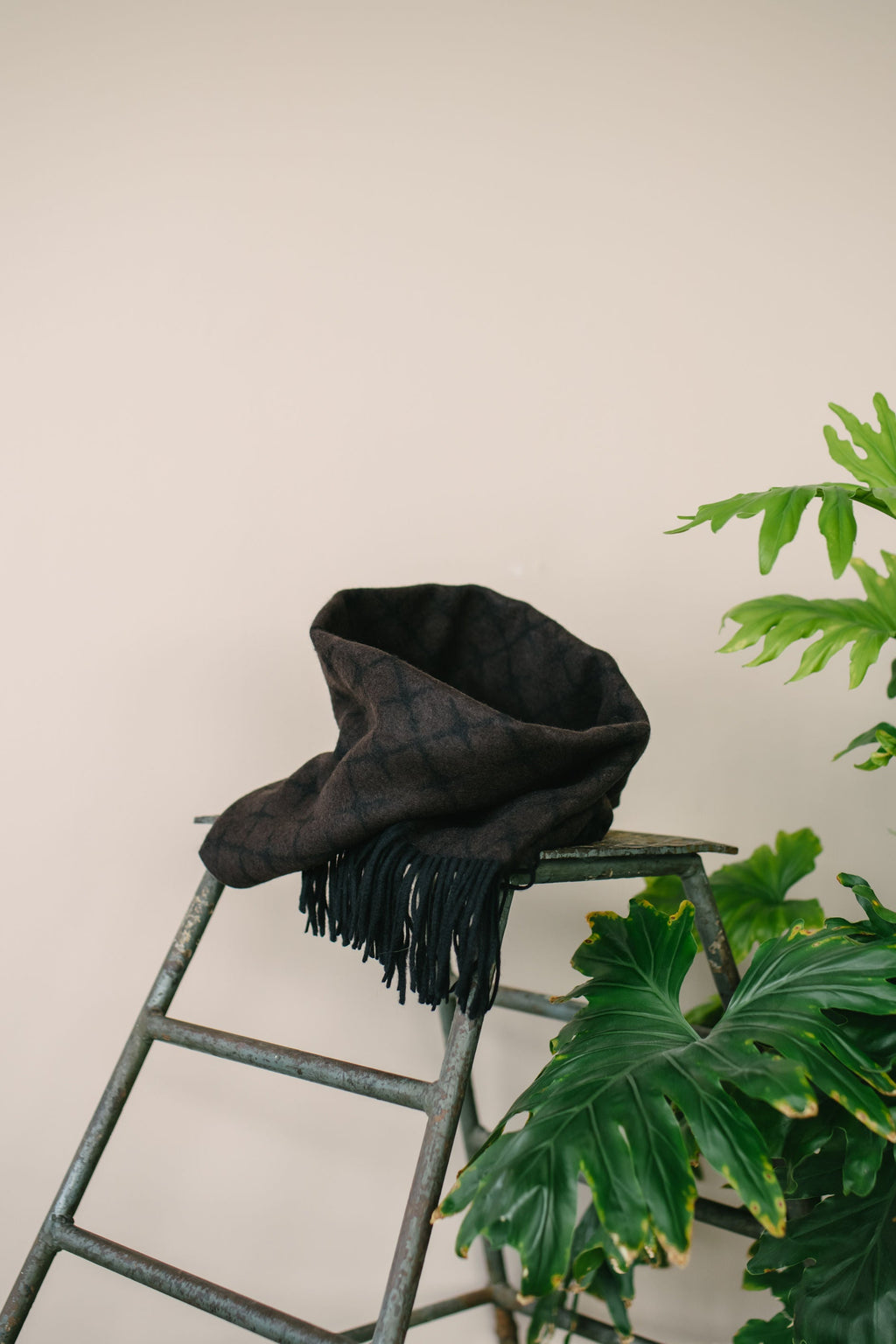 ortega, skjerf, ull, kashmir, mørkebrun, by malene birger