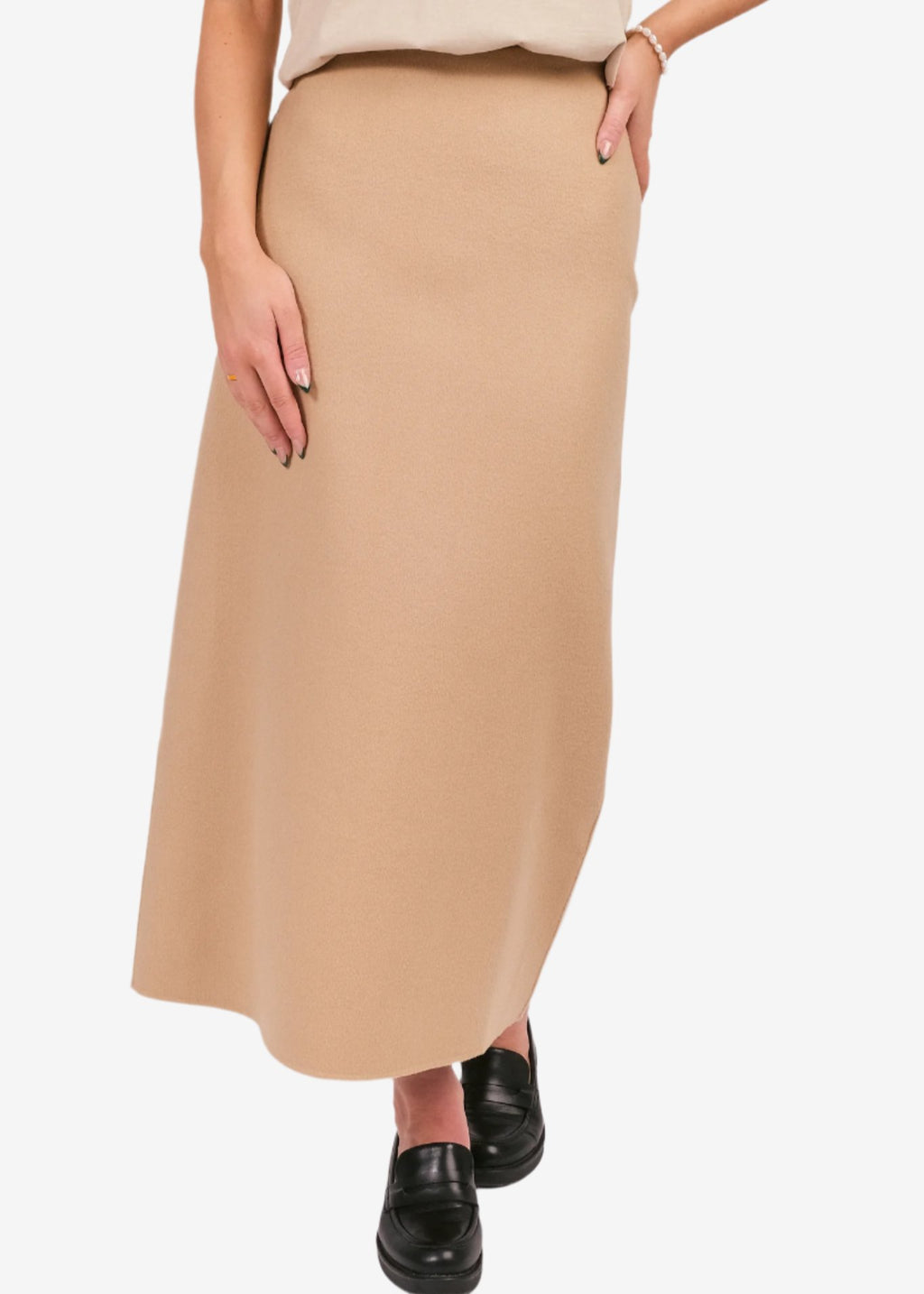 By Malene Birger Palomie skjørt i beige, med en nett passform og splitt bak, laget av 100% ull.