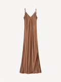 PASCALE fotsid satengkjole fra By Malene Birger i fargen brun, laget i acetat og polyester.