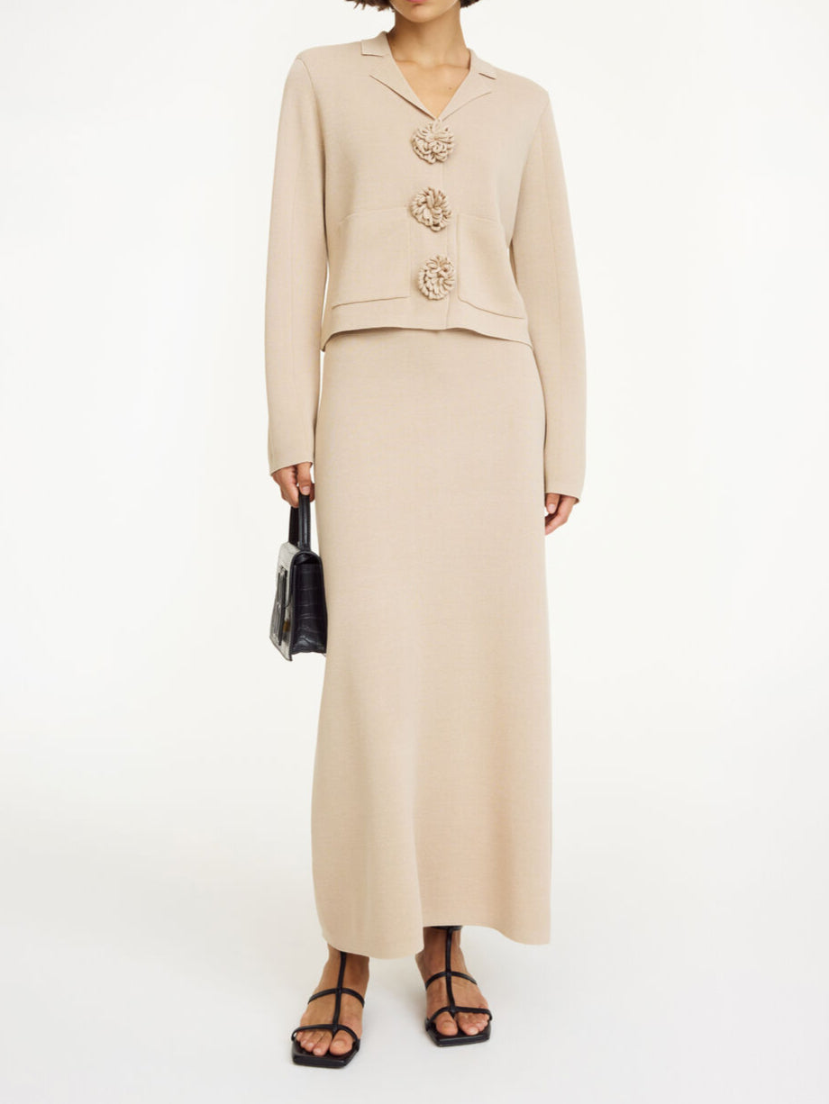 By Malene Birger Roz strikket skjørt i beige, laget av viskose og polyamid, med en nett a-formet passform og strikk i livet.