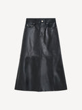 SOLENE skjørt fra By Malene Birger i fargen sort, laget i skinn.