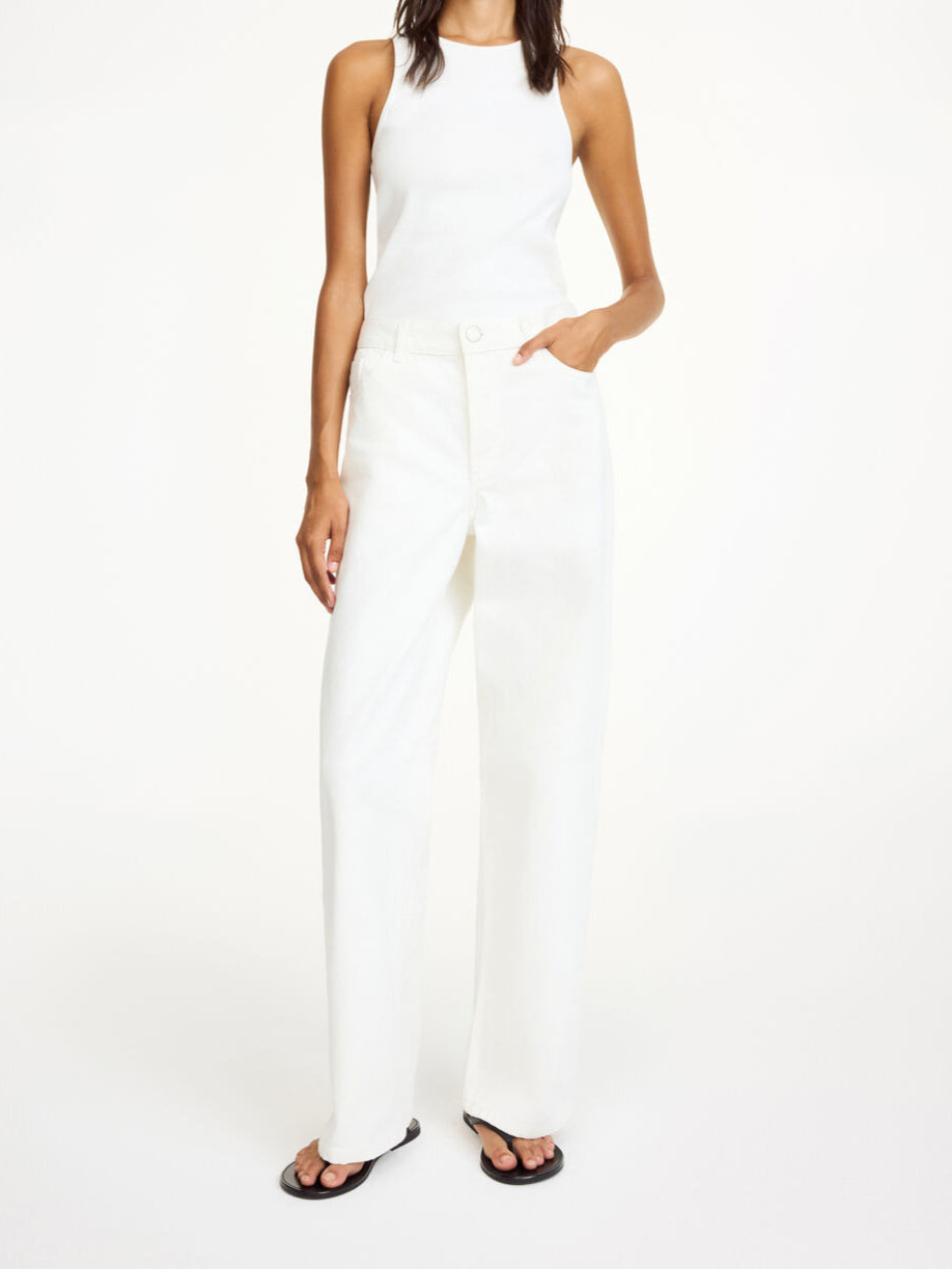 By Malene Birger Vinola jeans i hvit, laget av 100% organisk bomull med en løs passform.