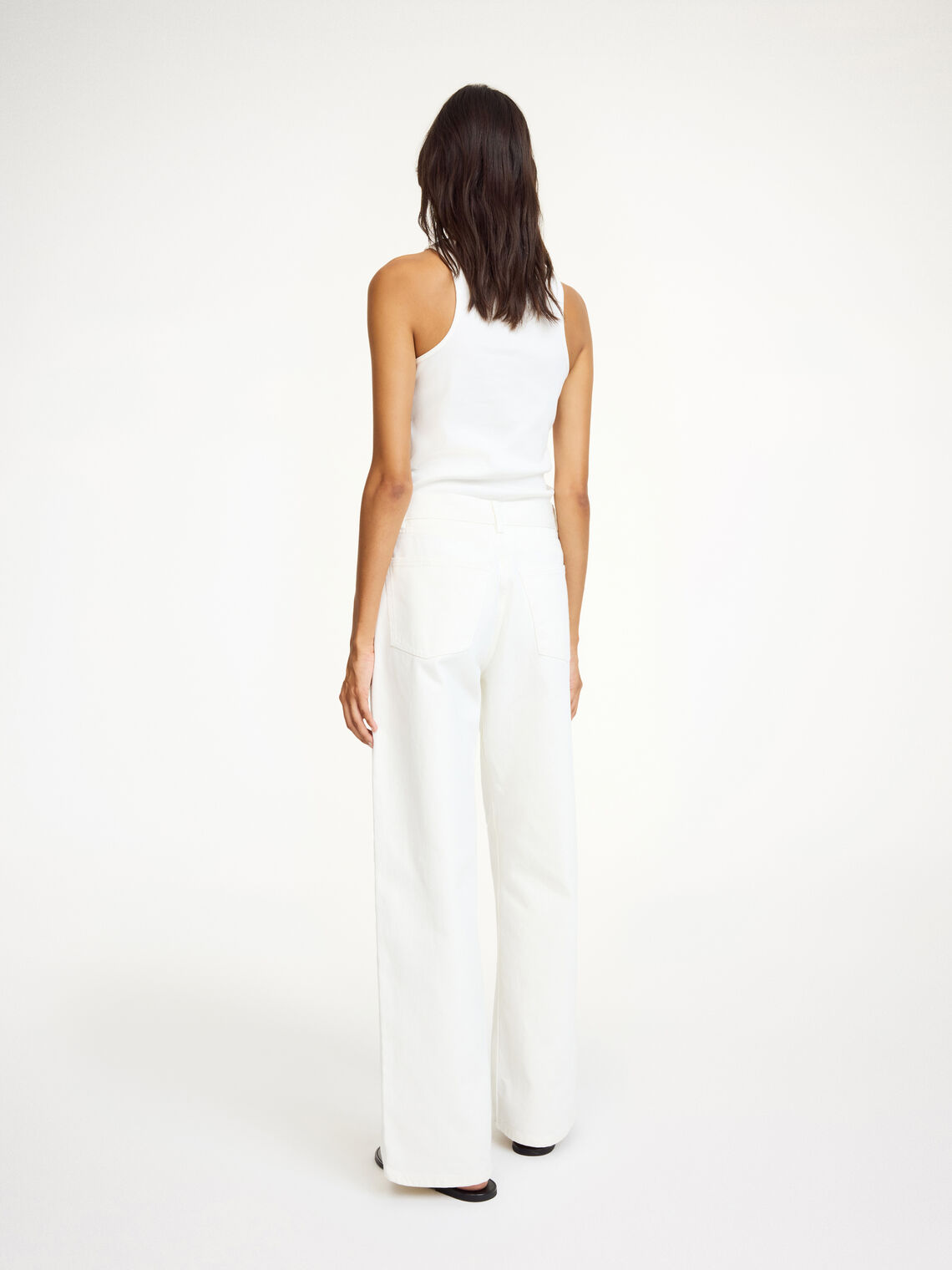 By Malene Birger Vinola jeans i hvit, laget av 100% organisk bomull med en løs passform.