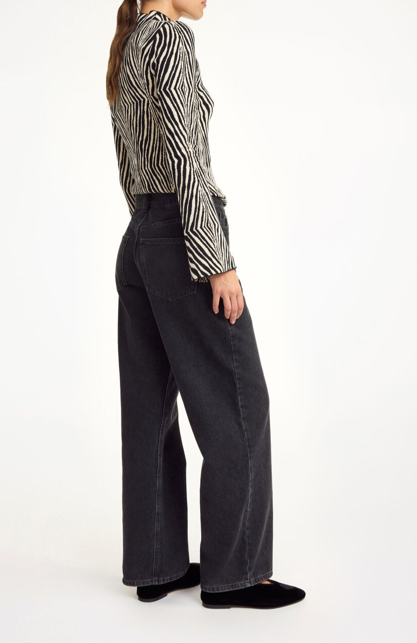 By Malene Birger Vinola jeans i sort, laget av 100% organisk bomull med en løs passform.