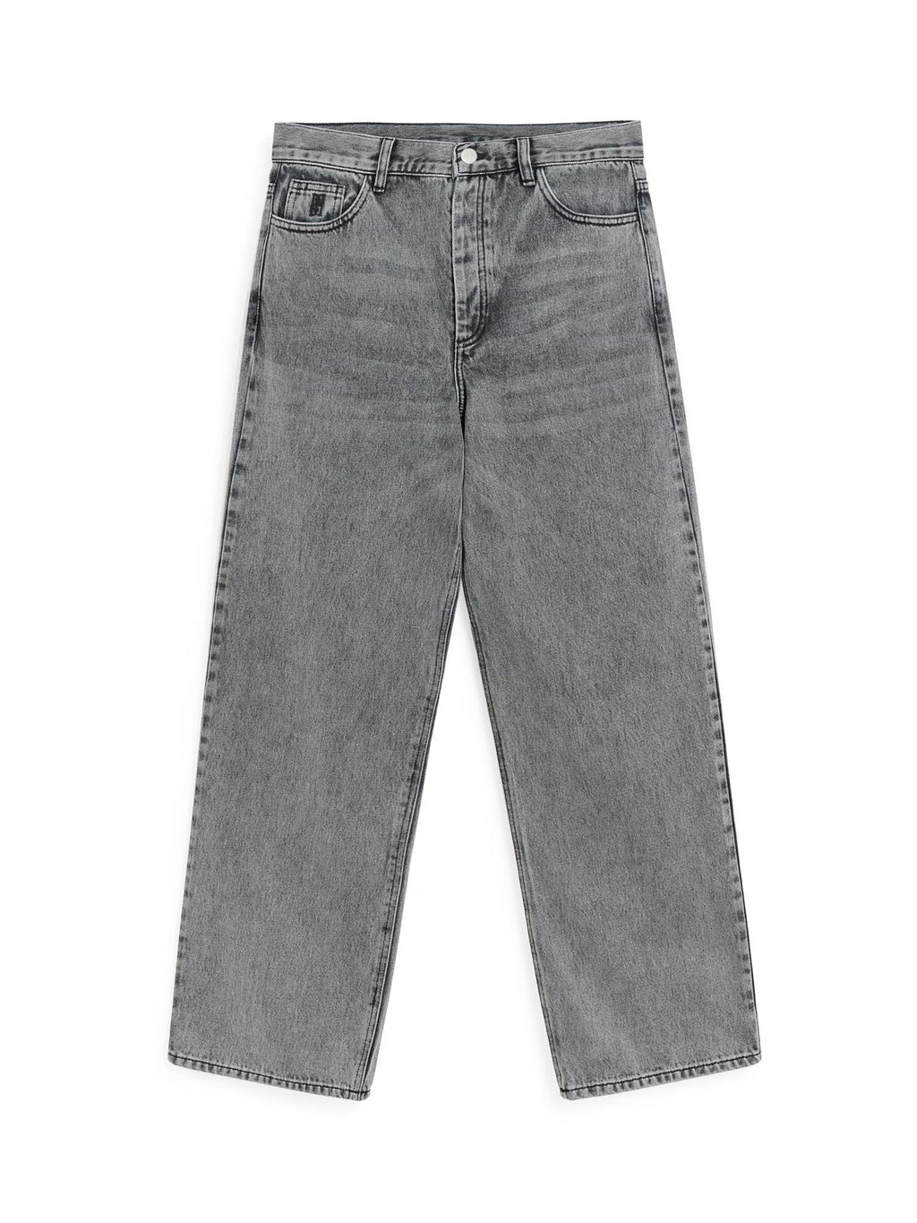 By Malene Birger Vinola jeans i vasket koksgrå, med en løs passform og vide ben, laget av organisk bomull.