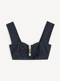 BELIRA bikinitopp fra By Malene Birger i sort. Laget i resirkulert polyamide og elastane. Brede stropper, V-utringning i front og flatterende passform.