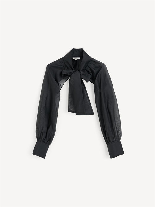 By Malene Birger CANNY bolero i sort organza med silke og bomull. Transparent og lett tekstur med strukturerte kanter.