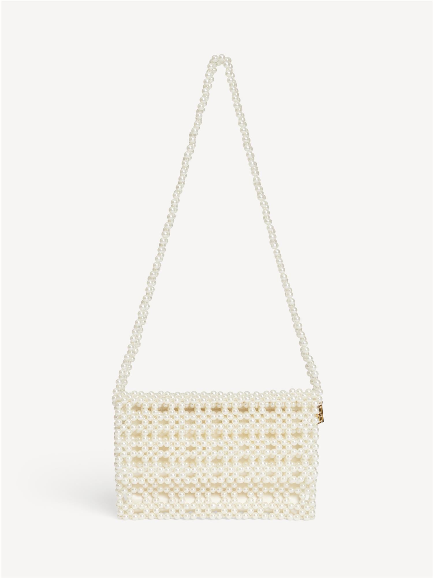 CHAKLO skulderveske i hvite perler med monogram og satengpose innvendig