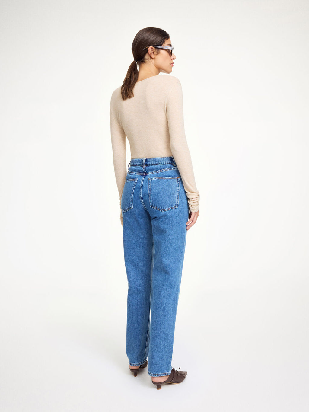 By Malene Birger Chicago jeans i denim blå, løs passform med rette ben, laget av 100% organisk bomull.