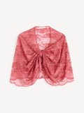 By Malene Birger PINLOS LACE cape i rosa med blondedetaljer og Signatur Flower-print. Elegant og lett tekstur med feminine kanter.