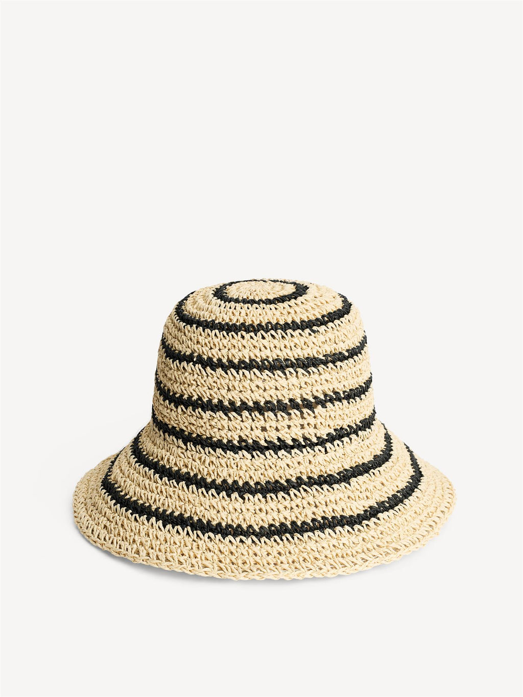 By Malene Birger STRAWILLA solhatt i papir med striper, haandlaget boettehatt-form med bred skygge