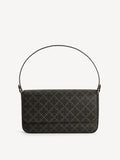 TALLIE veske fra By Malene Birger i brun 100% polyvinyl chloride med Signatur Flower-print. Lukkes med magnetknapp, avtagbar reim i to lengder og innvendig lomme. Mål: 27 x 14 x 1 cm.