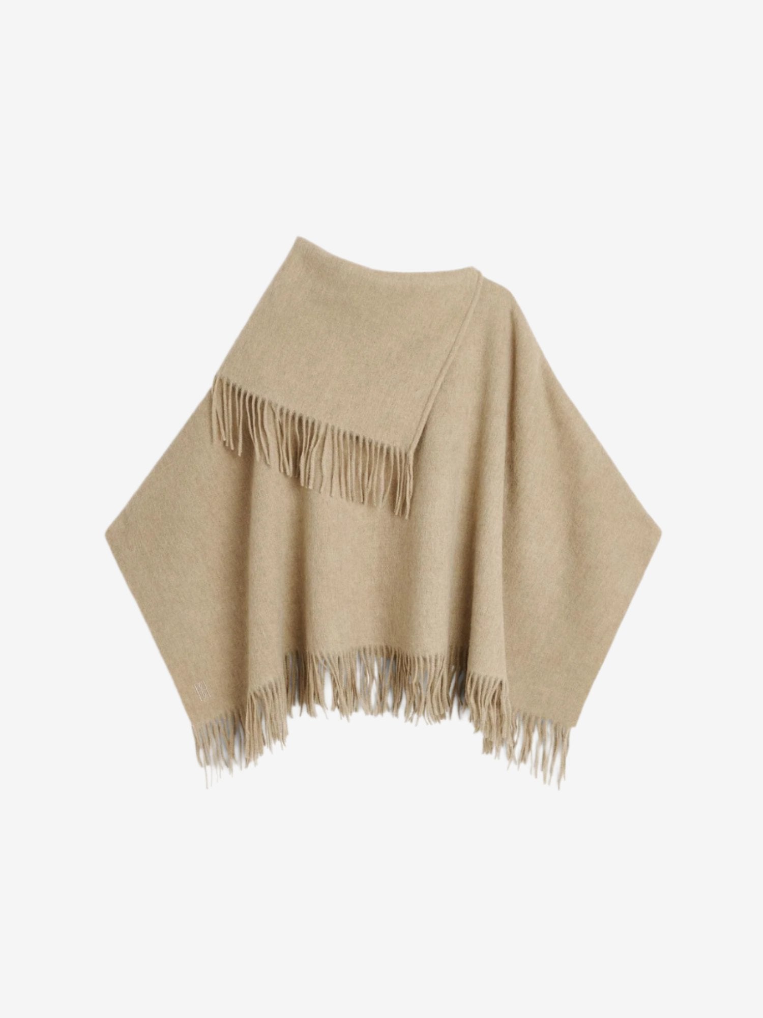 By Malene Birger TURTMA poncho i beige ull med lange frynser langs kantene. Romslig passform som kan brettes som skjerf.