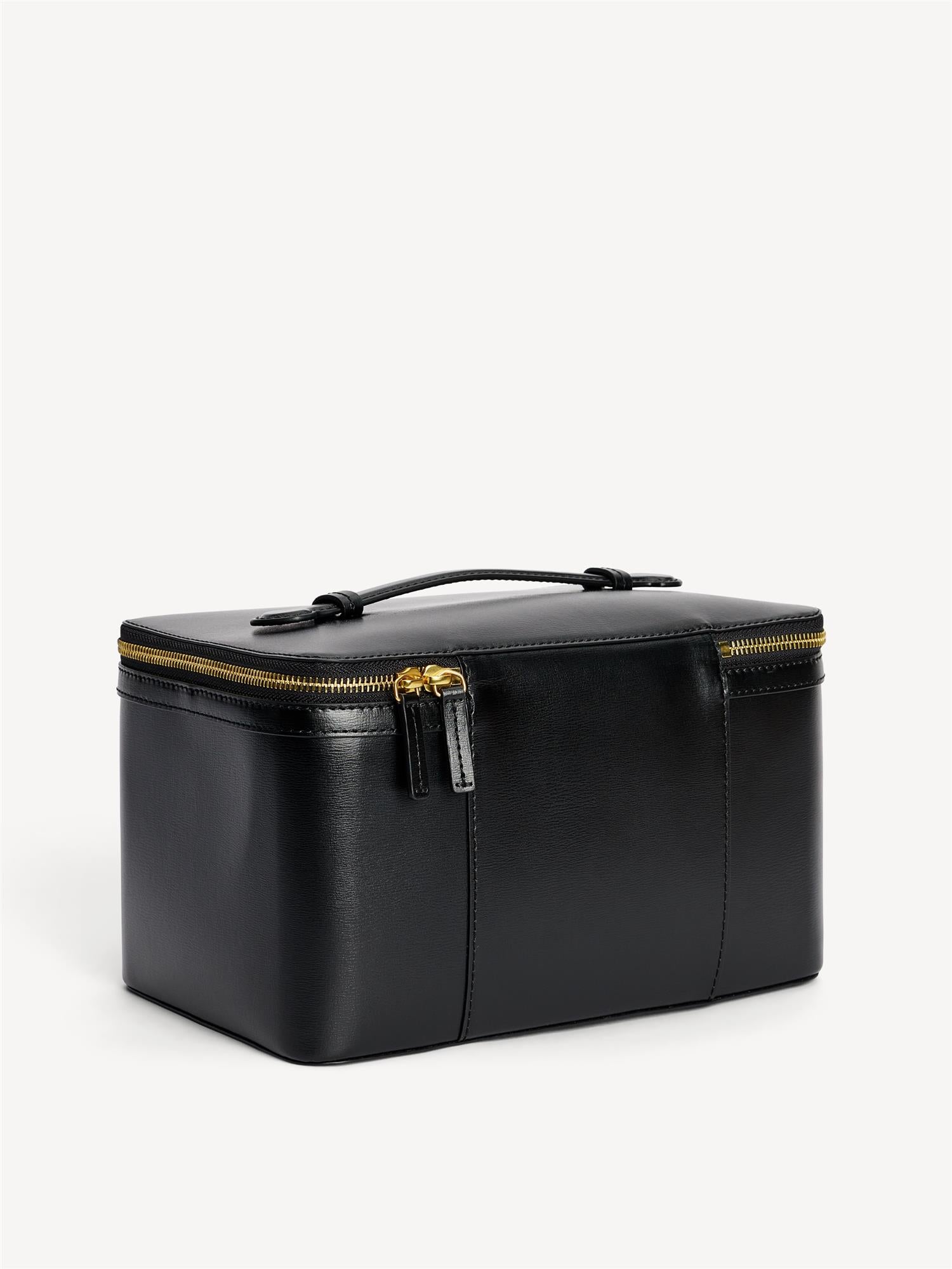 aya beauty, toalettmappe,Resirkulert skinn, Gummi, Andre fiber, Polyurethane, sort, by malene birger