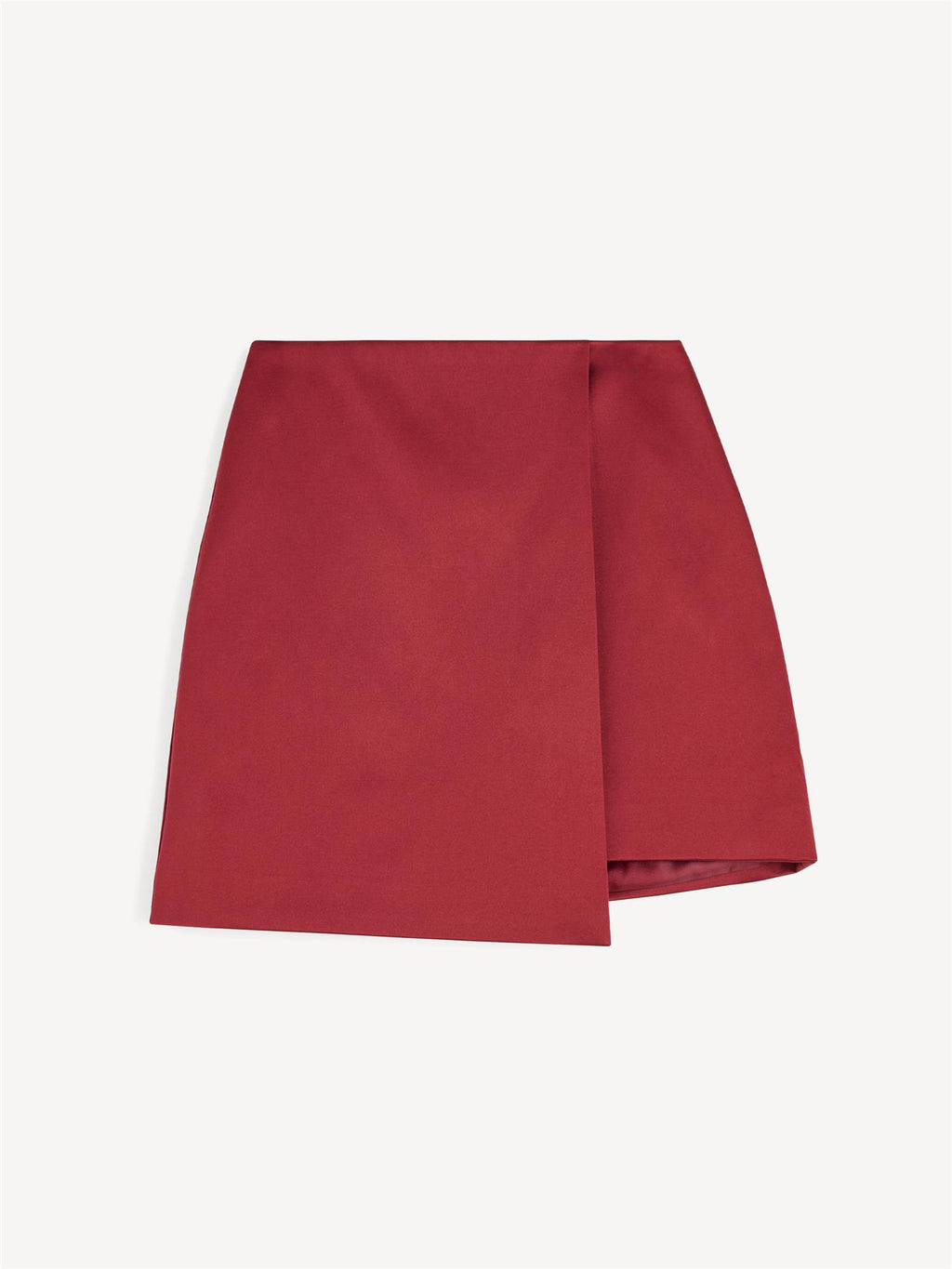 By Malene Birger Raye mini-skjørt i burgunder med omslag-silhuett og foret, glidelås i siden.