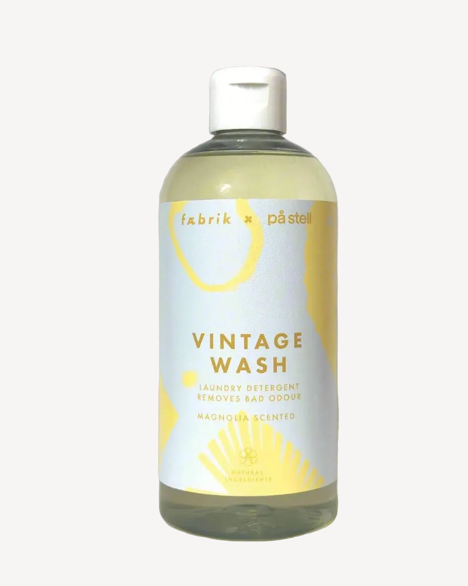 På Stell x Fæbrik Vintage Wash, et vaskemiddel som fjerner lukt og er laget av naturlige ingredienser.